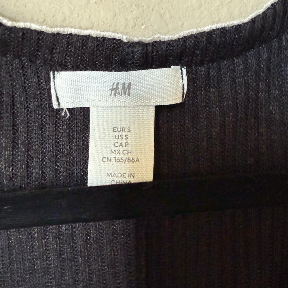 H&M knitted ribbed dress - Picture 4 of 4